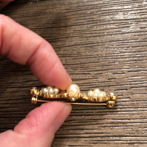 Vintage 1928 Brand Faux Pearl Flower & Rhinestone Bar Pin - Picture 8 of 14